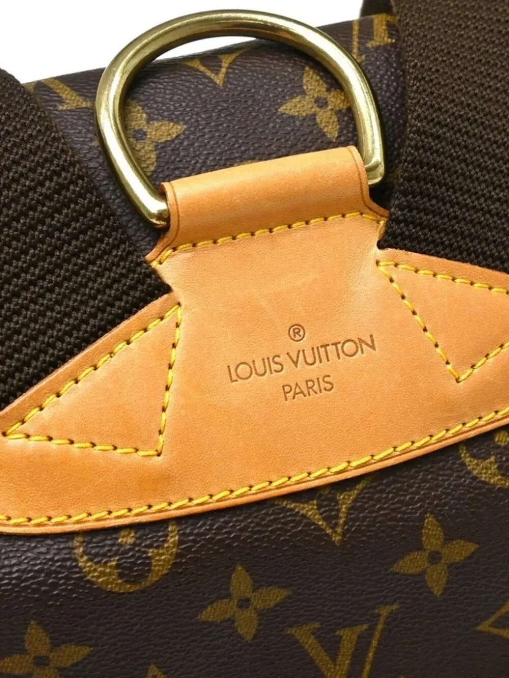 Louis Vuitton outside 	ab